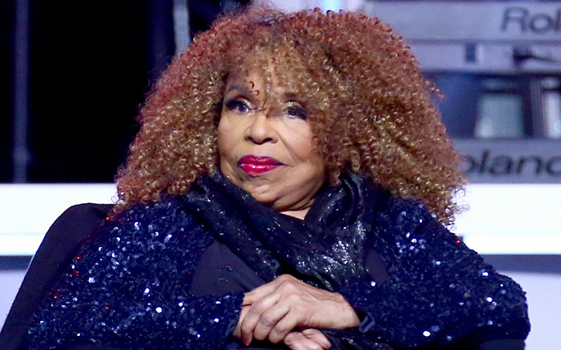 Roberta Flack Legado Musical e Apoio Pioneiro à Comunidade LGBTQIA+