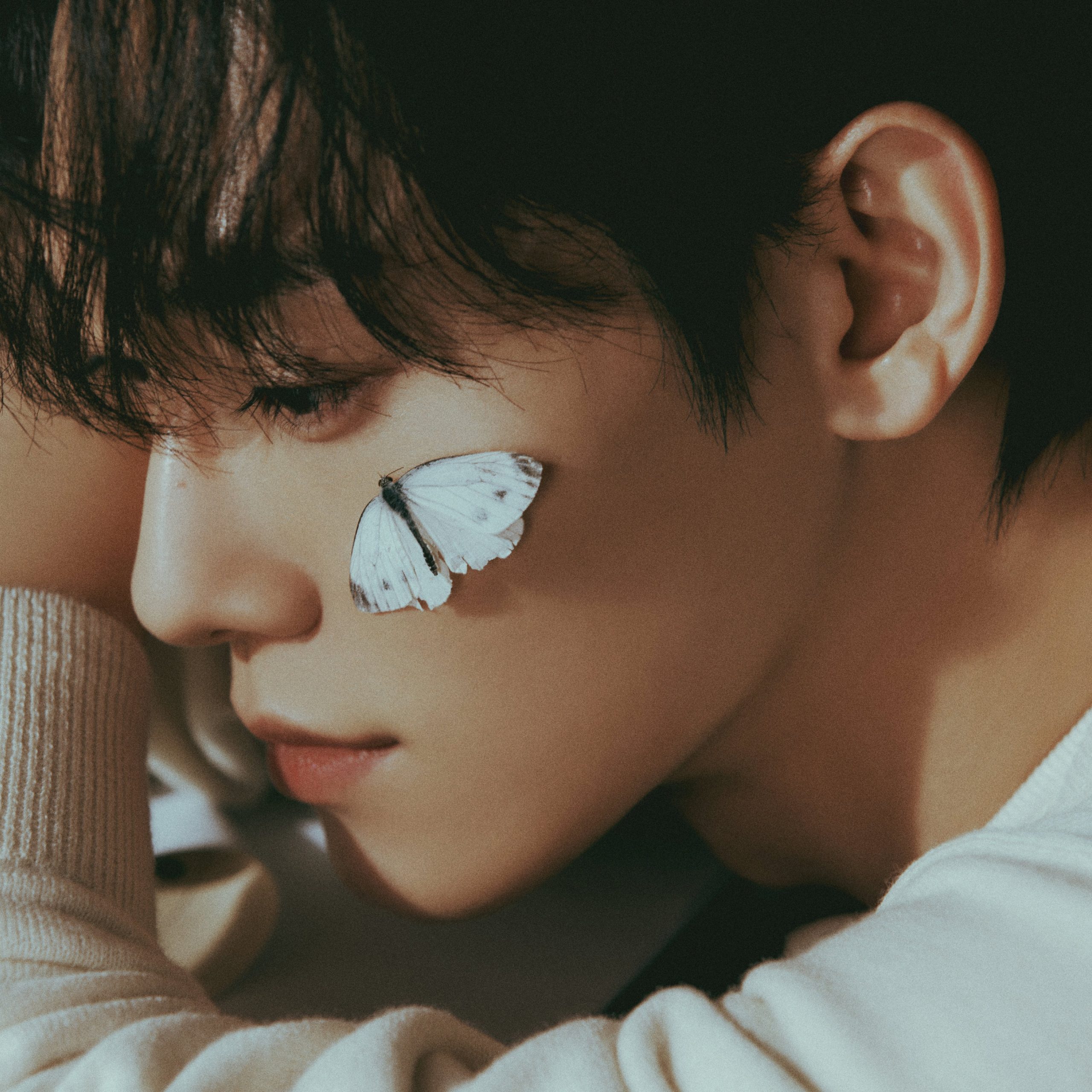 Chen retorna com o single digital 'Broken Party' 005