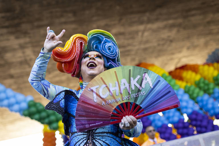 Tchaka Drag Queen na Parada do Orgulho em SP- Cultura Queer Brasil